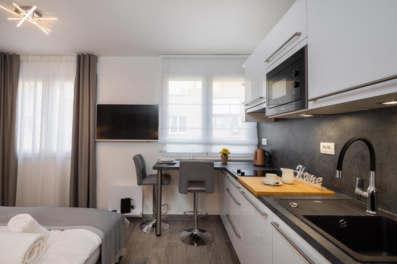 Luxury Studios & Room Five Σπλιτ Εξωτερικό φωτογραφία