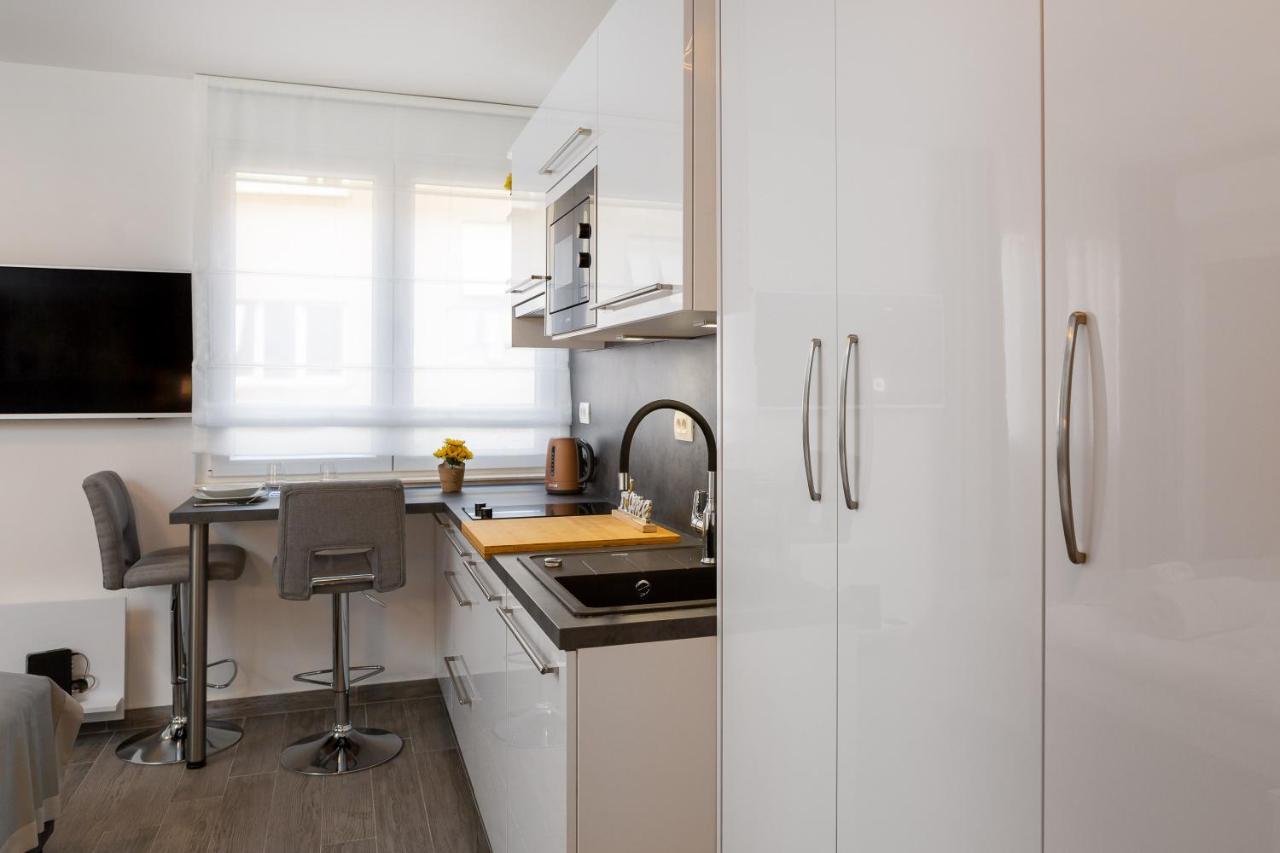 Luxury Studios & Room Five Σπλιτ Εξωτερικό φωτογραφία