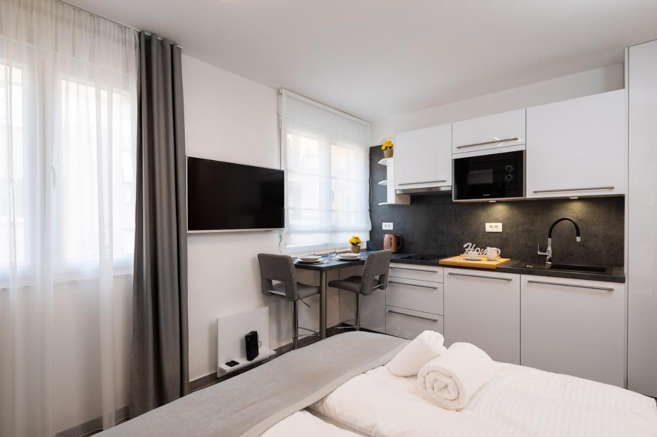 Luxury Studios & Room Five Σπλιτ Εξωτερικό φωτογραφία